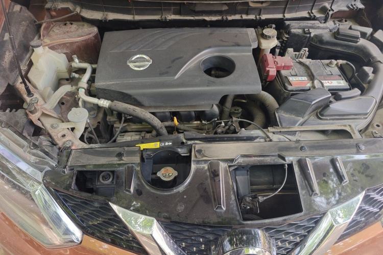 Used Nissan X-Trail 2015 2.0L CVT Comfort MAX Edition 2WD Engine Bay