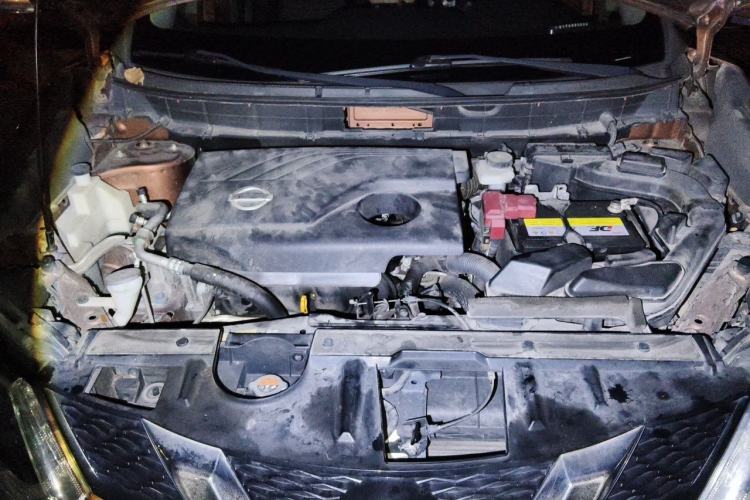 Used Nissan X-Trail 2015 2.0L CVT Comfort MAX Edition 2WD Engine Bay