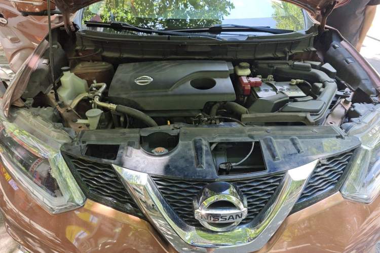 Used Nissan X-Trail 2015 2.0L CVT Comfort MAX Edition 2WD Engine Bay