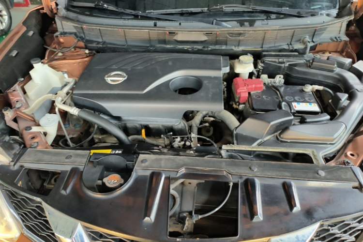 Used Nissan X-Trail 2015 2.0L CVT Comfort MAX Edition 2WD Engine Bay