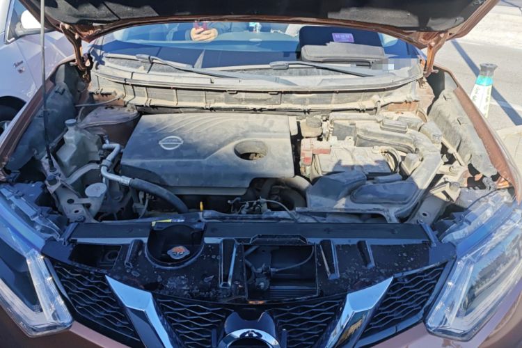 Used Nissan X-Trail 2015 2.0L CVT Comfort MAX Edition 2WD Engine Bay