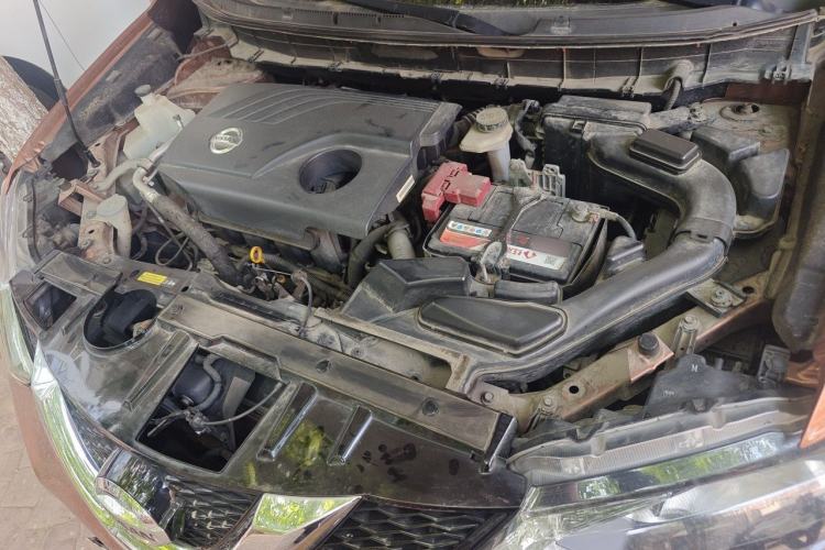 Used Nissan X-Trail 2015 2.0L CVT Comfort MAX Edition 2WD Engine Bay Left
