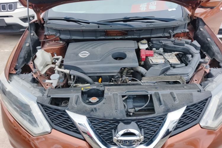 Used Nissan X-Trail 2015 2.0L CVT Comfort MAX Edition 2WD Engine Bay
