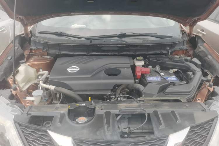 Used Nissan X-Trail 2015 2.0L CVT Comfort MAX Edition 2WD Engine Bay