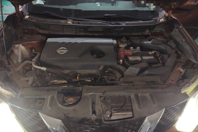 Used Nissan X-Trail 2015 2.0L CVT Comfort MAX Edition 2WD Engine Bay