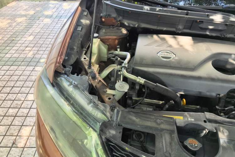 Used Nissan X-Trail 2015 2.0L CVT Comfort MAX Edition 2WD Engine Bay Right