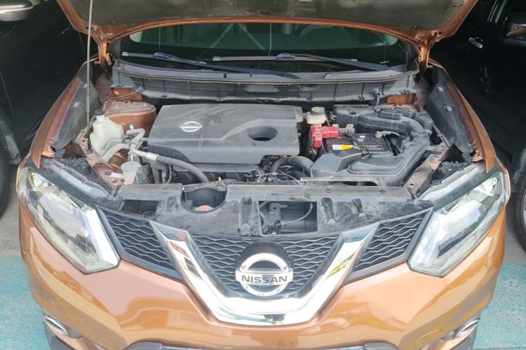 Used Nissan X-Trail 2015 2.0L CVT Comfort MAX Edition 2WD Engine Bay
