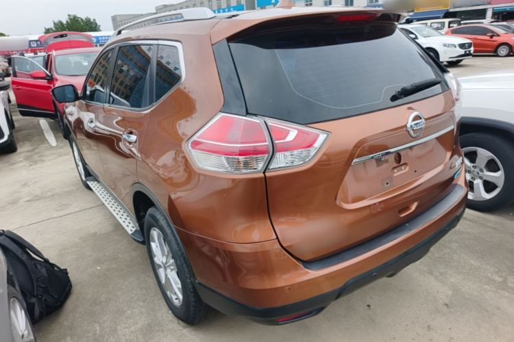 Used Nissan X-Trail 2015 2.0L CVT Comfort MAX Edition 2WD Exterior 2
