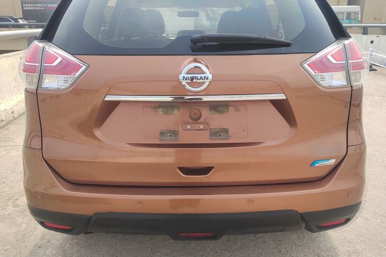 Used Nissan X-Trail 2015 2.0L CVT Comfort MAX Edition 2WD Exterior 5