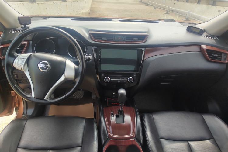 Used Nissan X-Trail 2015 2.0L CVT Comfort MAX Edition 2WD Exterior 9