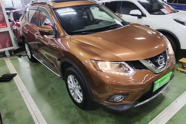Used Nissan X-Trail 2015 2.0L CVT Comfort MAX Edition 2WD Front Right 45 Deg