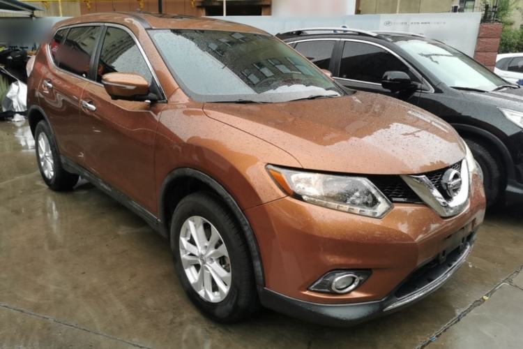 Used Nissan X-Trail 2015 2.0L CVT Comfort MAX Edition 2WD Front Right 45 Deg