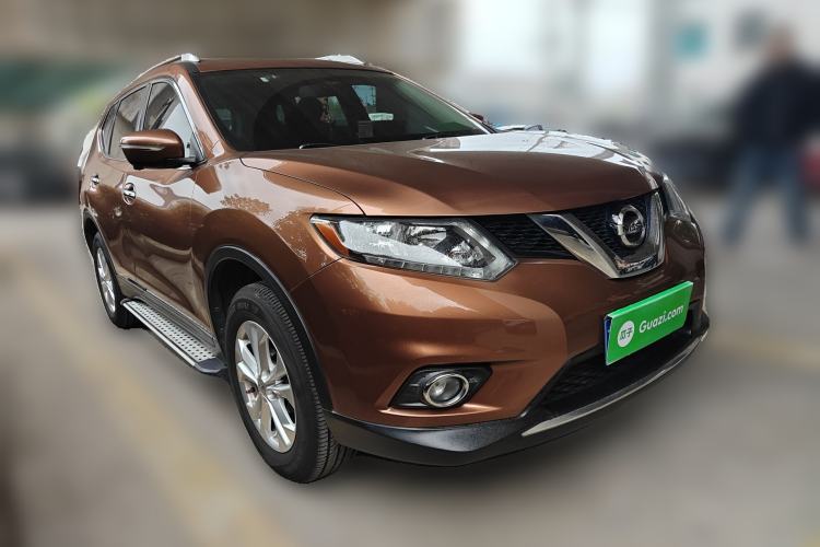 Used Nissan X-Trail 2015 2.0L CVT Comfort MAX Edition 2WD Front Right 45 Deg