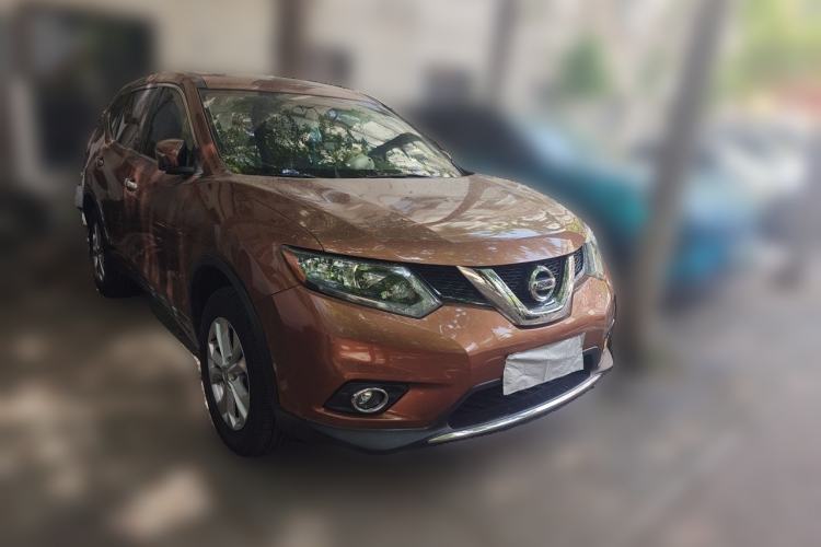 Used Nissan X-Trail 2015 2.0L CVT Comfort MAX Edition 2WD Front Right 45 Deg