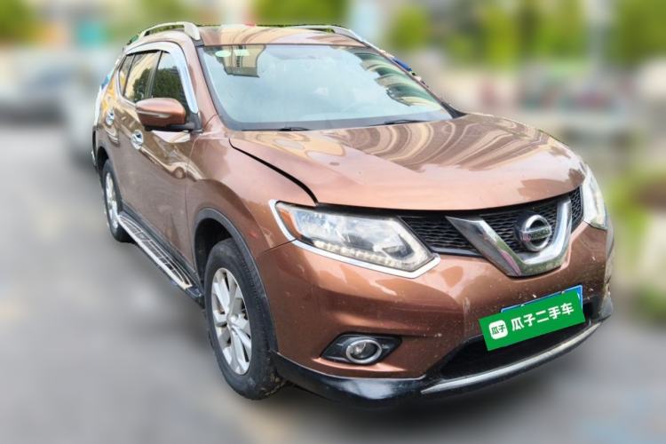 Used Nissan X-Trail 2015 2.0L CVT Comfort MAX Edition 2WD Front Right 45 Deg
