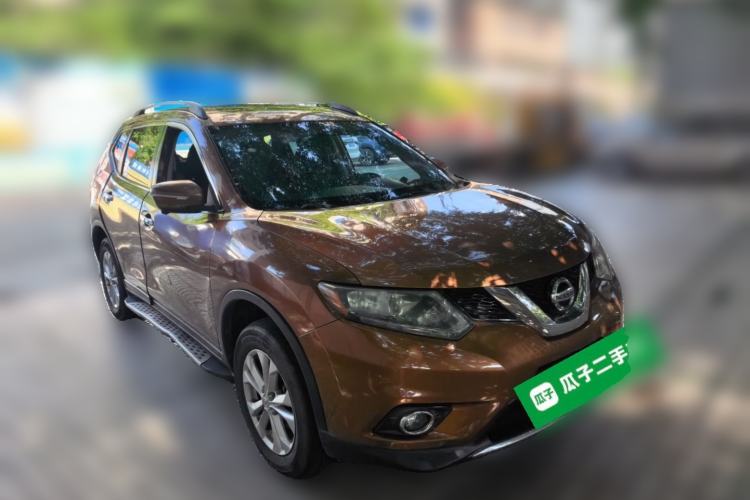 Used Nissan X-Trail 2015 2.0L CVT Comfort MAX Edition 2WD Front Right 45 Deg