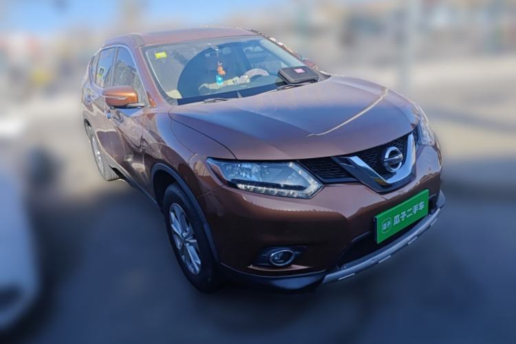 Used Nissan X-Trail 2015 2.0L CVT Comfort MAX Edition 2WD Front Right 45 Deg