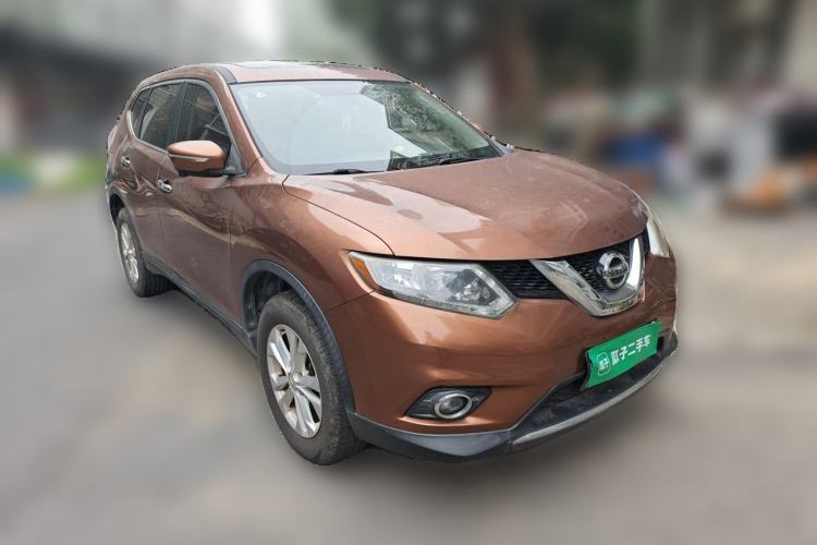 Used Nissan X-Trail 2015 2.0L CVT Comfort MAX Edition 2WD Front Right 45 Deg