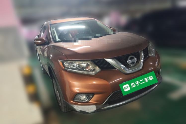 Used Nissan X-Trail 2015 2.0L CVT Comfort MAX Edition 2WD Front Right 45 Deg