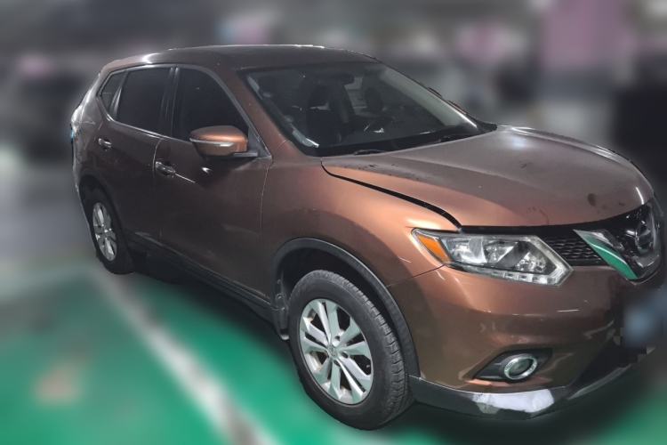 Used Nissan X-Trail 2015 2.0L CVT Comfort MAX Edition 2WD Front Right 45 Deg