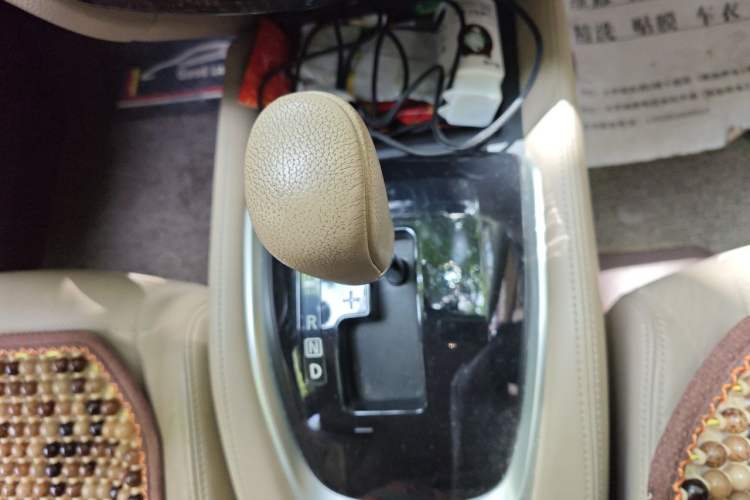Used Nissan X-Trail 2015 2.0L CVT Comfort MAX Edition 2WD Gear Lever