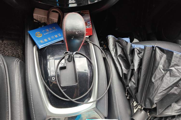 Used Nissan X-Trail 2015 2.0L CVT Comfort MAX Edition 2WD Gear Lever