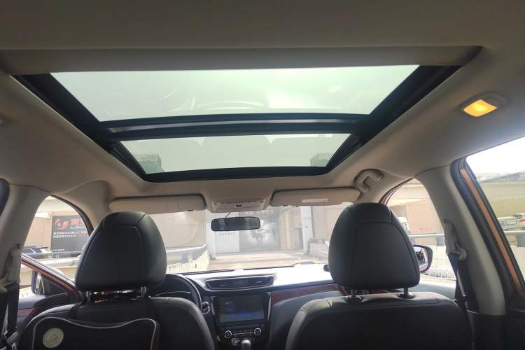 Used Nissan X-Trail 2015 2.0L CVT Comfort MAX Edition 2WD Headliner