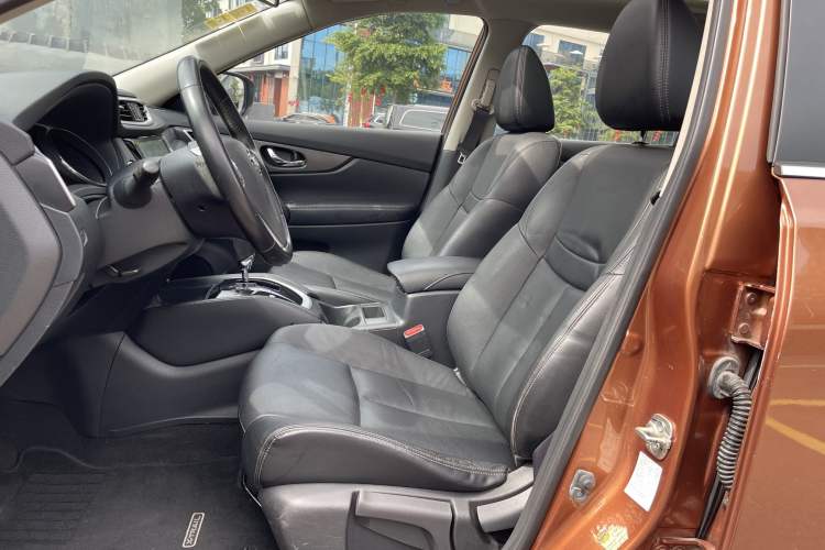 Used Nissan X-Trail 2015 2.0L CVT Comfort MAX Edition 2WD Interior 2