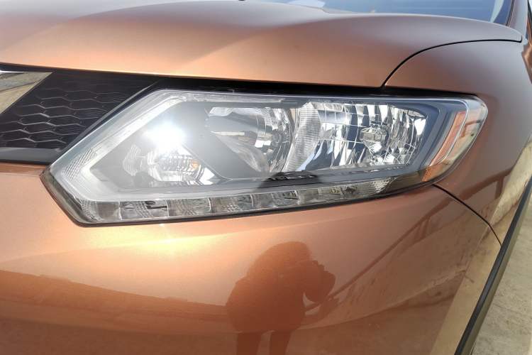 Used Nissan X-Trail 2015 2.0L CVT Comfort MAX Edition 2WD Left Front Headlight