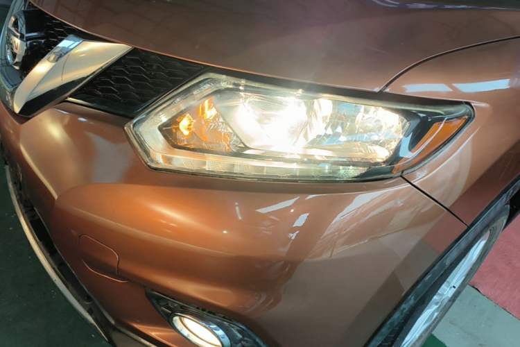 Used Nissan X-Trail 2015 2.0L CVT Comfort MAX Edition 2WD Left Front Headlight