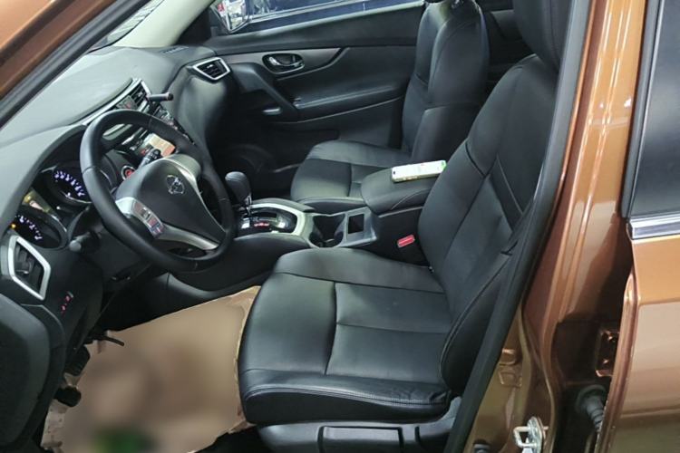 Used Nissan X-Trail 2015 2.0L CVT Comfort MAX Edition 2WD Left Front Seat