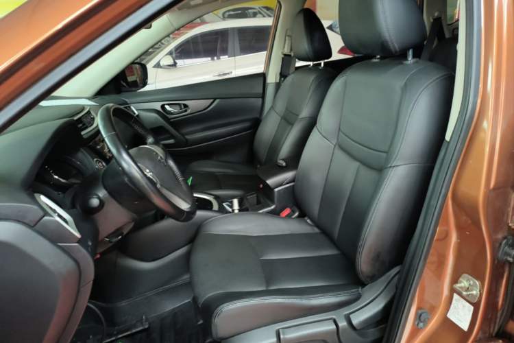 Used Nissan X-Trail 2015 2.0L CVT Comfort MAX Edition 2WD Left Front Seat