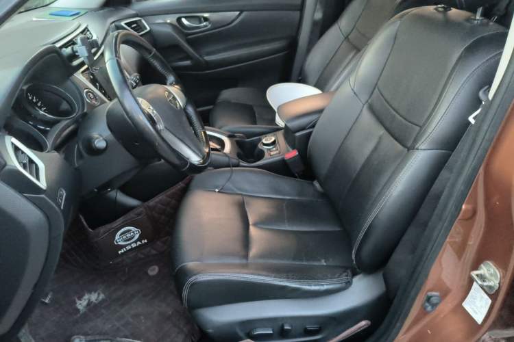 Used Nissan X-Trail 2015 2.5L CVT Leading MAX Edition 4WD Left Front Seat
