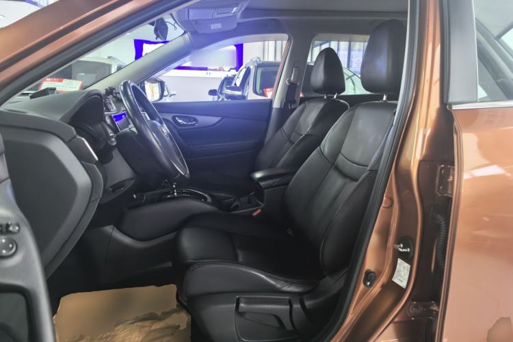 Used Nissan X-Trail 2015 2.0L CVT Comfort MAX Edition 2WD Left Front Seat