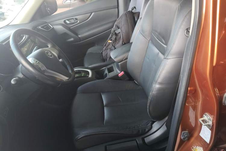 Used Nissan X-Trail 2015 2.0L CVT Comfort MAX Edition 2WD Left Front Seat