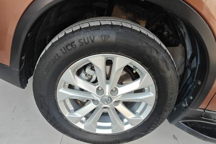 Used Nissan X-Trail 2015 2.0L CVT Comfort MAX Edition 2WD Left Front Wheel Hub