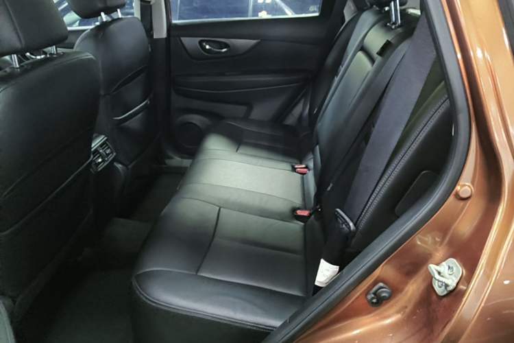 Used Nissan X-Trail 2015 2.0L CVT Comfort MAX Edition 2WD Left Rear Seat