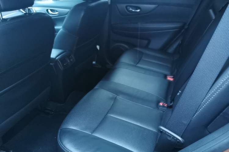 Used Nissan X-Trail 2015 2.0L CVT Comfort MAX Edition 2WD Left Rear Seat