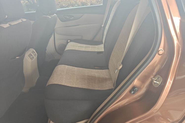 Used Nissan X-Trail 2015 2.0L CVT Comfort MAX Edition 2WD Left Rear Seat