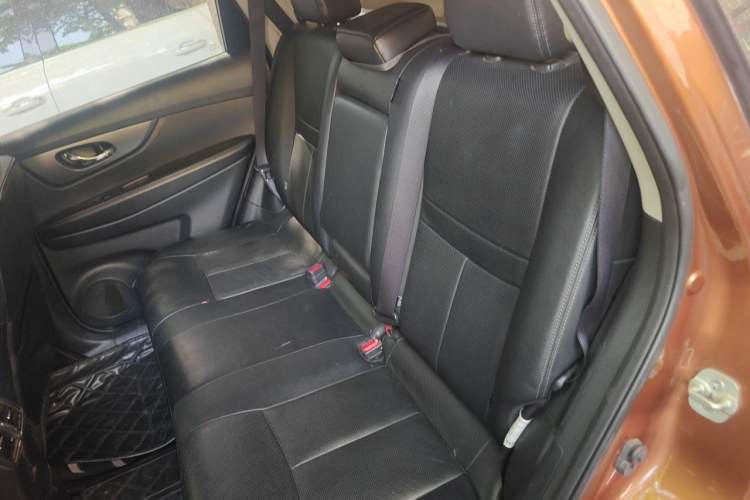 Used Nissan X-Trail 2015 2.0L CVT Comfort MAX Edition 2WD Left Rear Seat