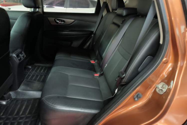 Used Nissan X-Trail 2015 2.0L CVT Comfort MAX Edition 2WD Left Rear Seat