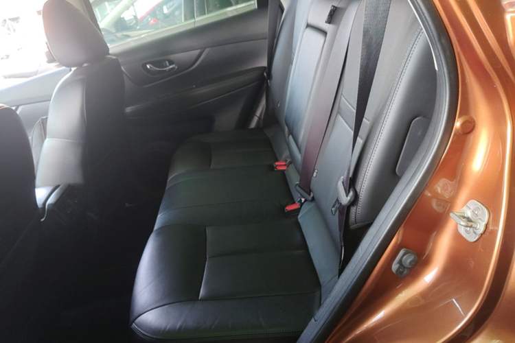 Used Nissan X-Trail 2015 2.0L CVT Comfort MAX Edition 2WD Left Rear Seat