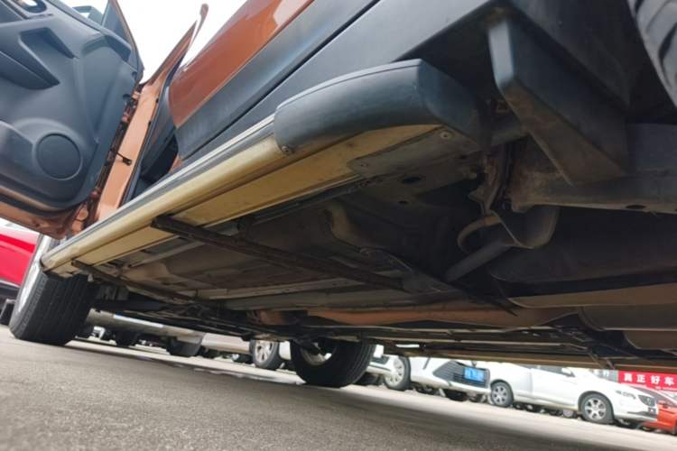 Used Nissan X-Trail 2015 2.0L CVT Comfort MAX Edition 2WD Left Side Sill