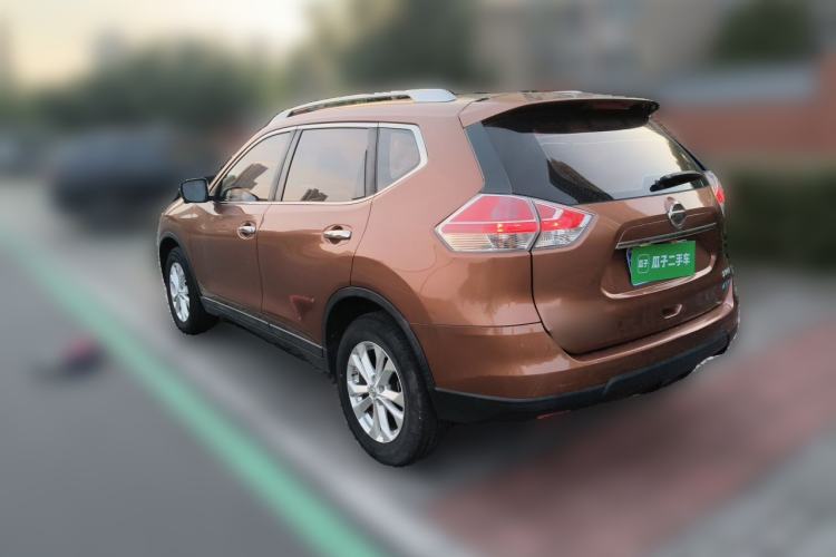 Used Nissan X-Trail 2015 2.5L CVT Leading MAX Edition 4WD Rear Left 45 Deg
