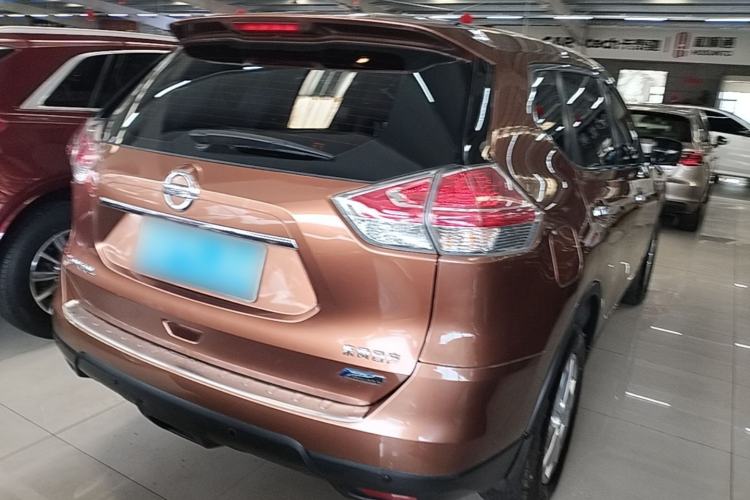 Used Nissan X-Trail 2015 2.0L CVT Comfort MAX Edition 2WD Rear Right 45 Deg