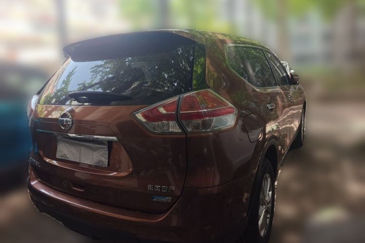 Used Nissan X-Trail 2015 2.0L CVT Comfort MAX Edition 2WD Rear Right 45 Deg