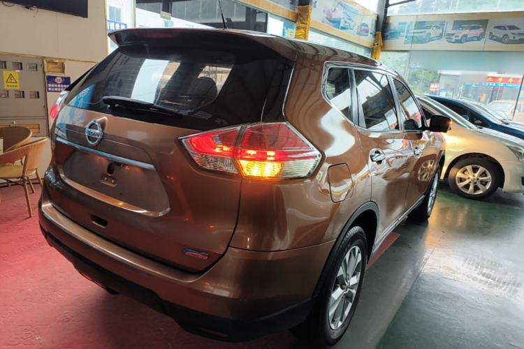 Used Nissan X-Trail 2015 2.0L CVT Comfort MAX Edition 2WD Rear Right 45 Deg