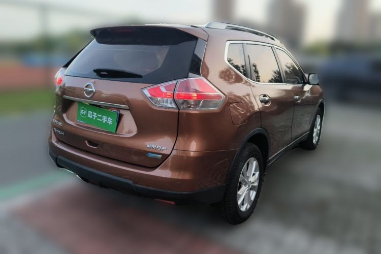 Used Nissan X-Trail 2015 2.5L CVT Leading MAX Edition 4WD Rear Right 45 Deg