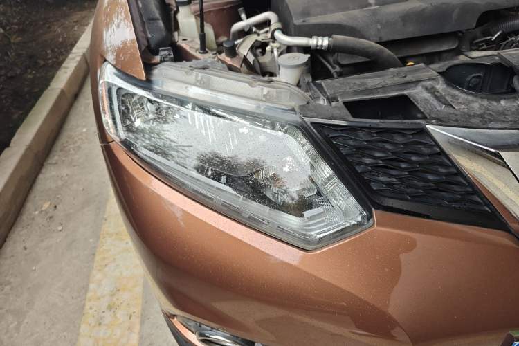 Used Nissan X-Trail 2015 2.0L CVT Comfort MAX Edition 2WD Right Front Headlight