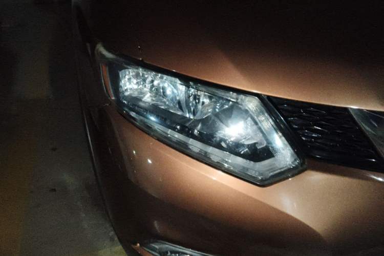 Used Nissan X-Trail 2015 2.0L CVT Comfort MAX Edition 2WD Right Front Headlight